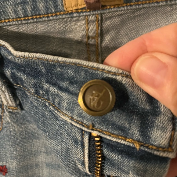 DRIFTWOOD Audrey Blue Jeans with Floral Embroidery Women’s Size 24 - Picture 4 of 9